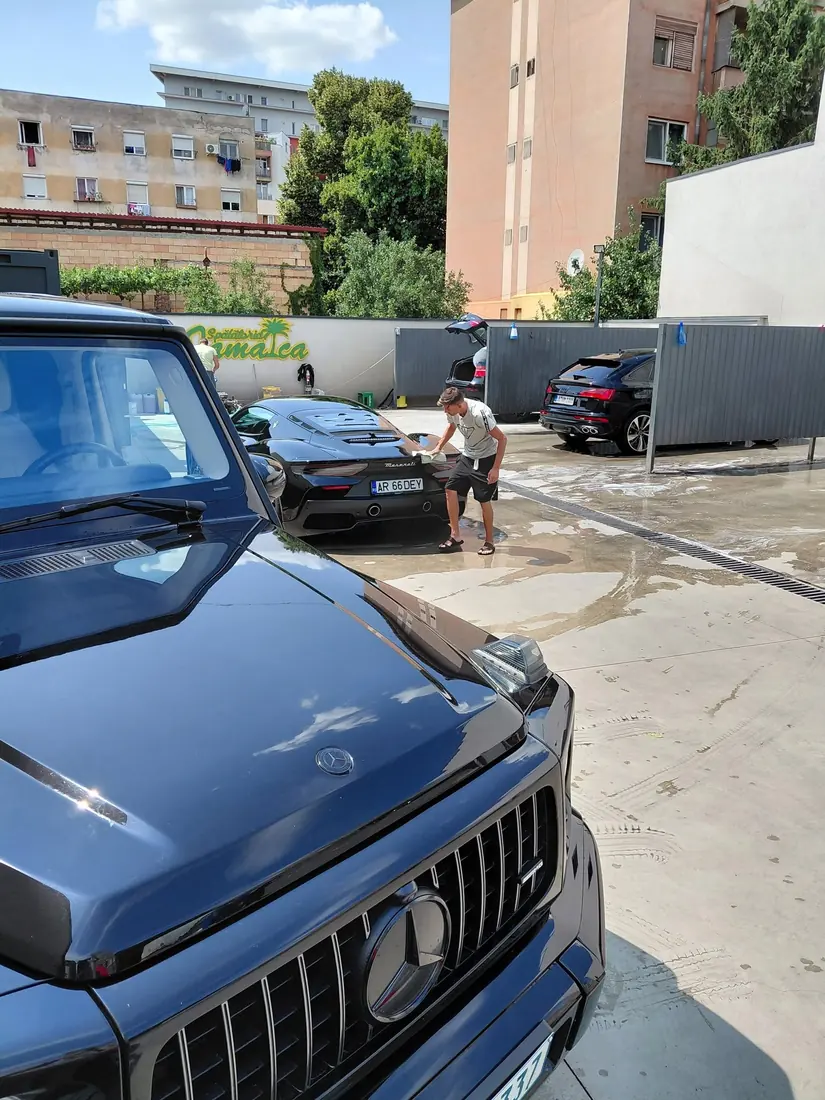 Mercedes-Benz Clasa G văzut din față